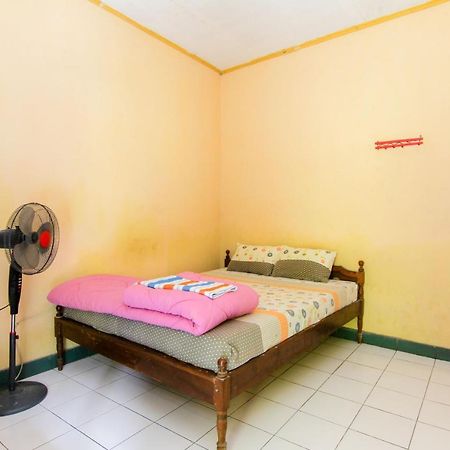 Losmen Melati Hotel Bantul Exterior photo