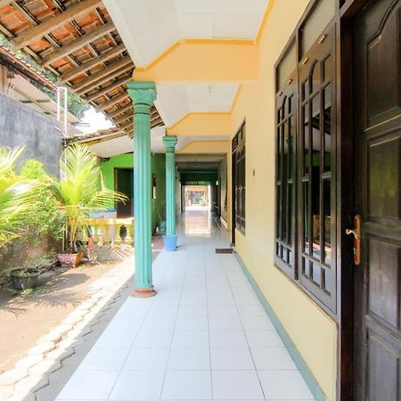 Losmen Melati Hotel Bantul Exterior photo