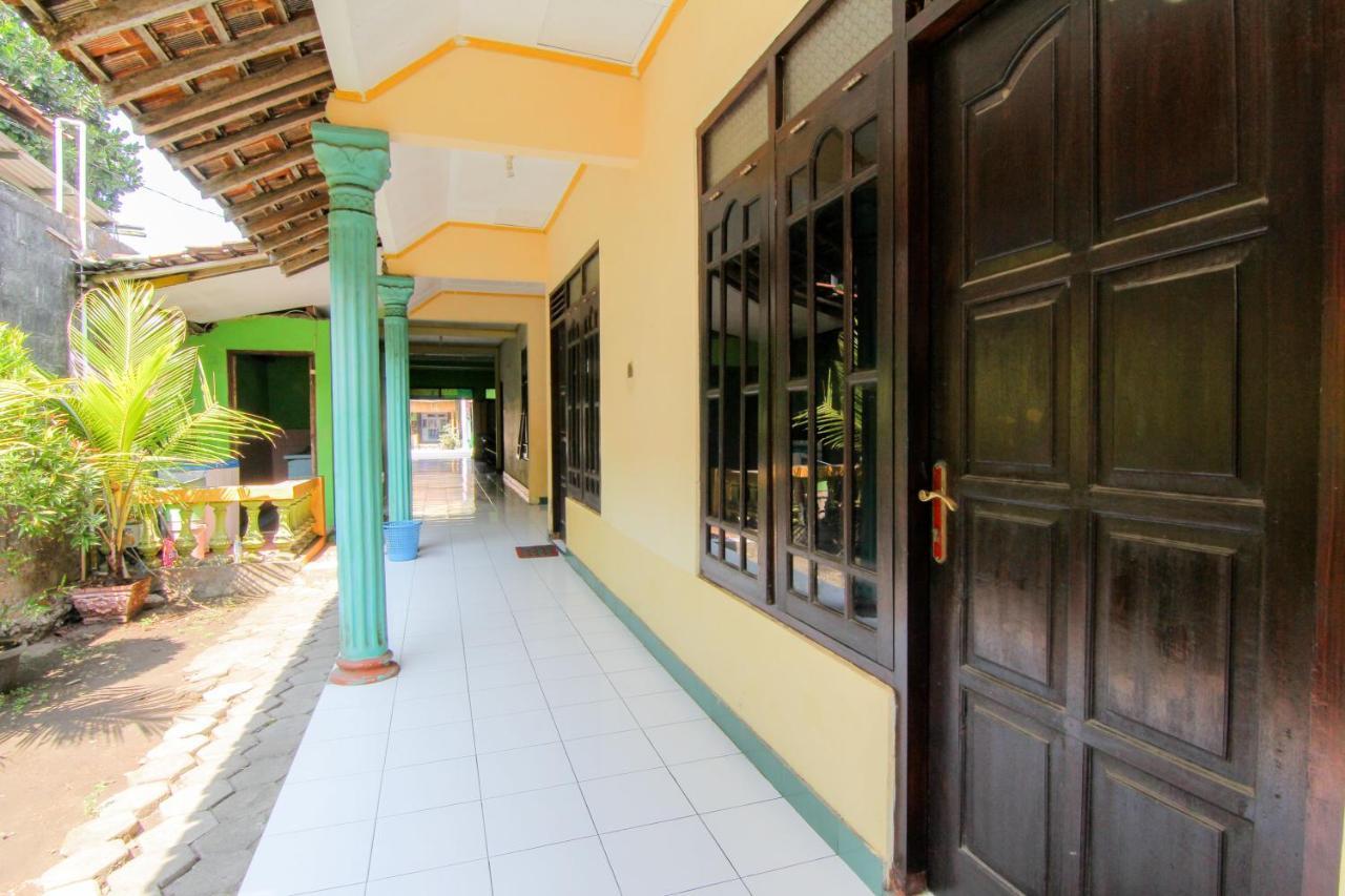 Losmen Melati Hotel Bantul Exterior photo