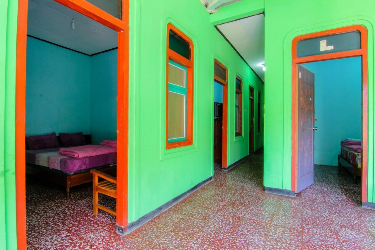 Losmen Melati Hotel Bantul Exterior photo
