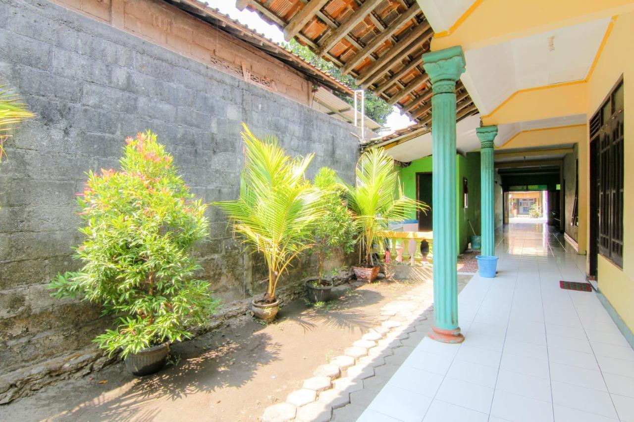 Losmen Melati Hotel Bantul Exterior photo