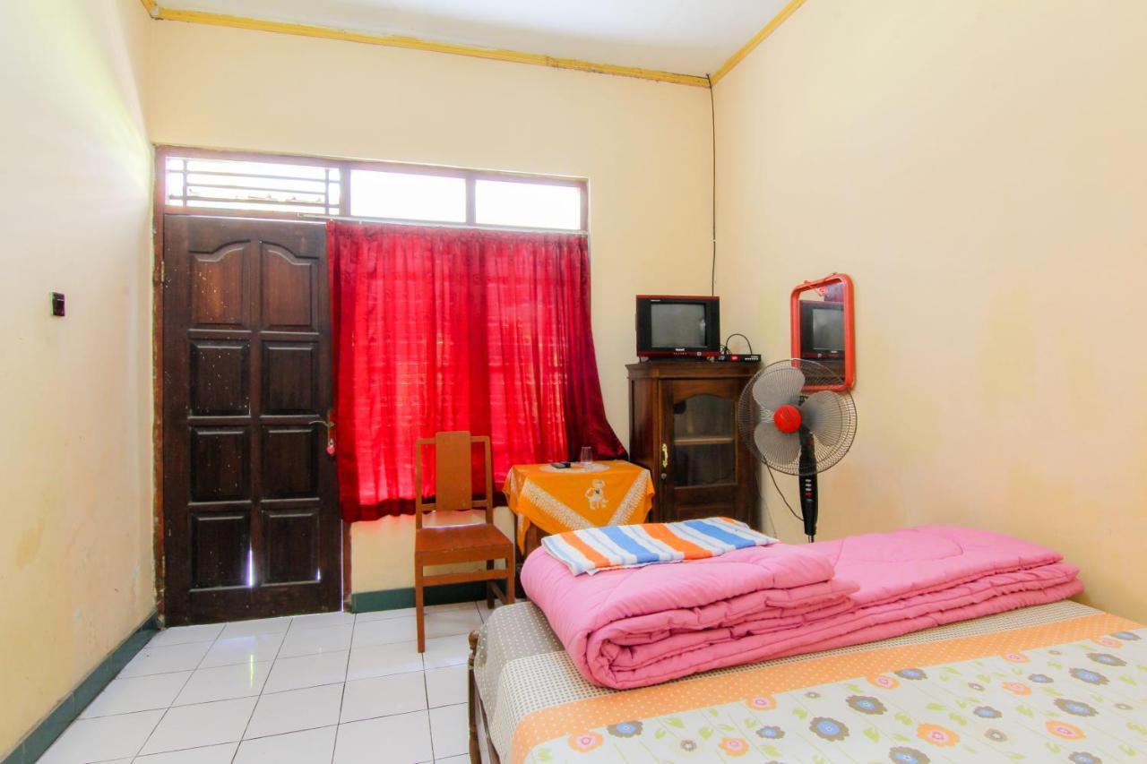 Losmen Melati Hotel Bantul Exterior photo