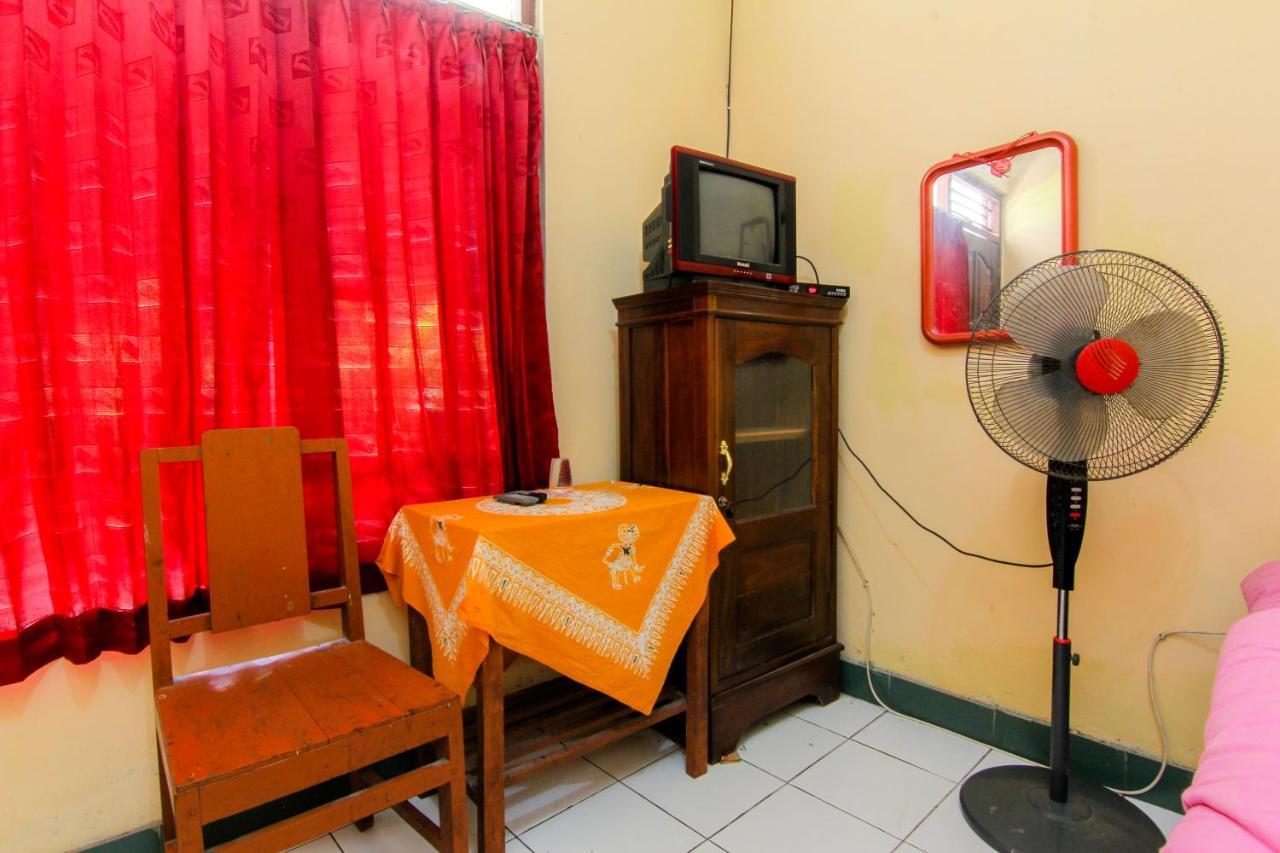 Losmen Melati Hotel Bantul Exterior photo